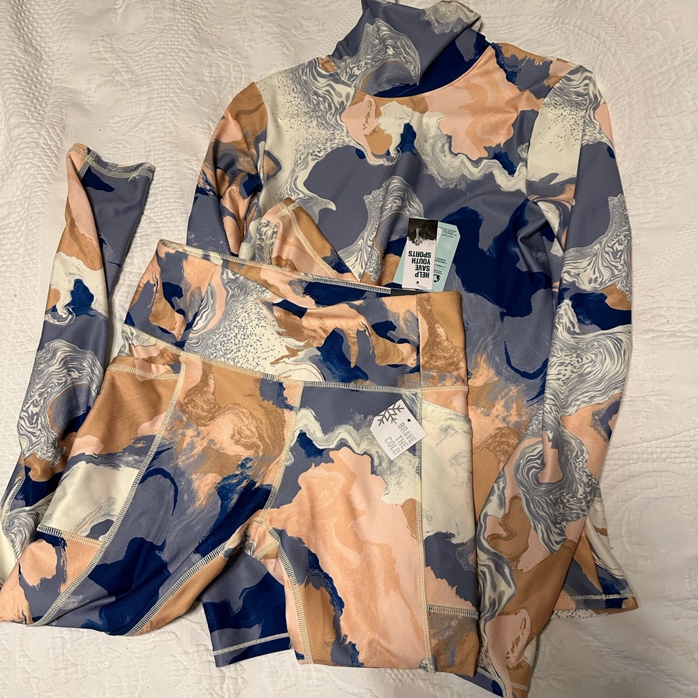 NWT DSG cold weather compression mock neck women’s set sz SM Blue/nude